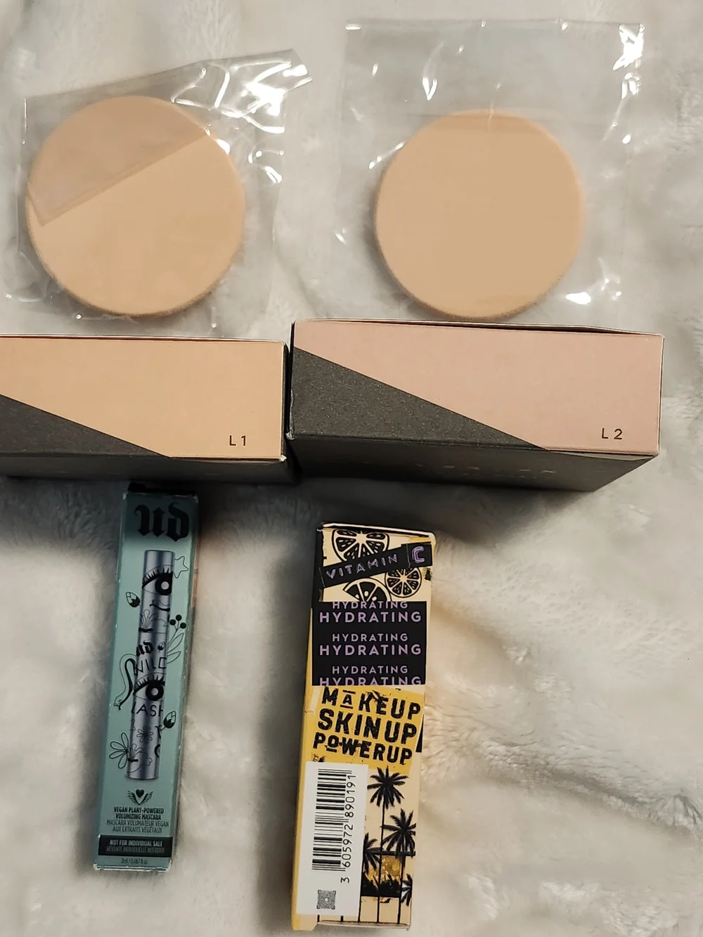 COVER FX Cream Foundation Duo with Extra Peach Sponges